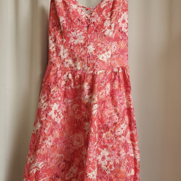 Like new GUESS coral lace floral mini smock dress with corset top ๐ - Picture 3 of 8